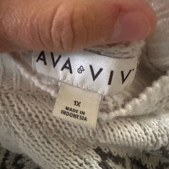 Ava & Viv sweater - Picture 2 of 2
